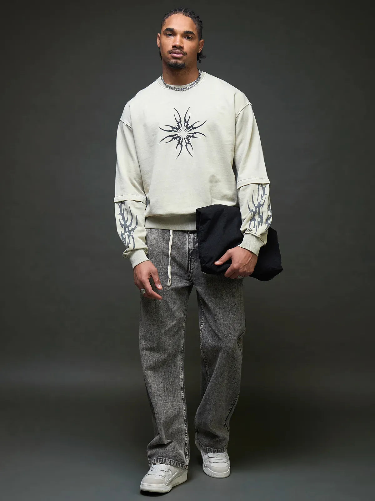 Fallen Stars Sweatshirt With Graphic Sleeve Print (Cream)