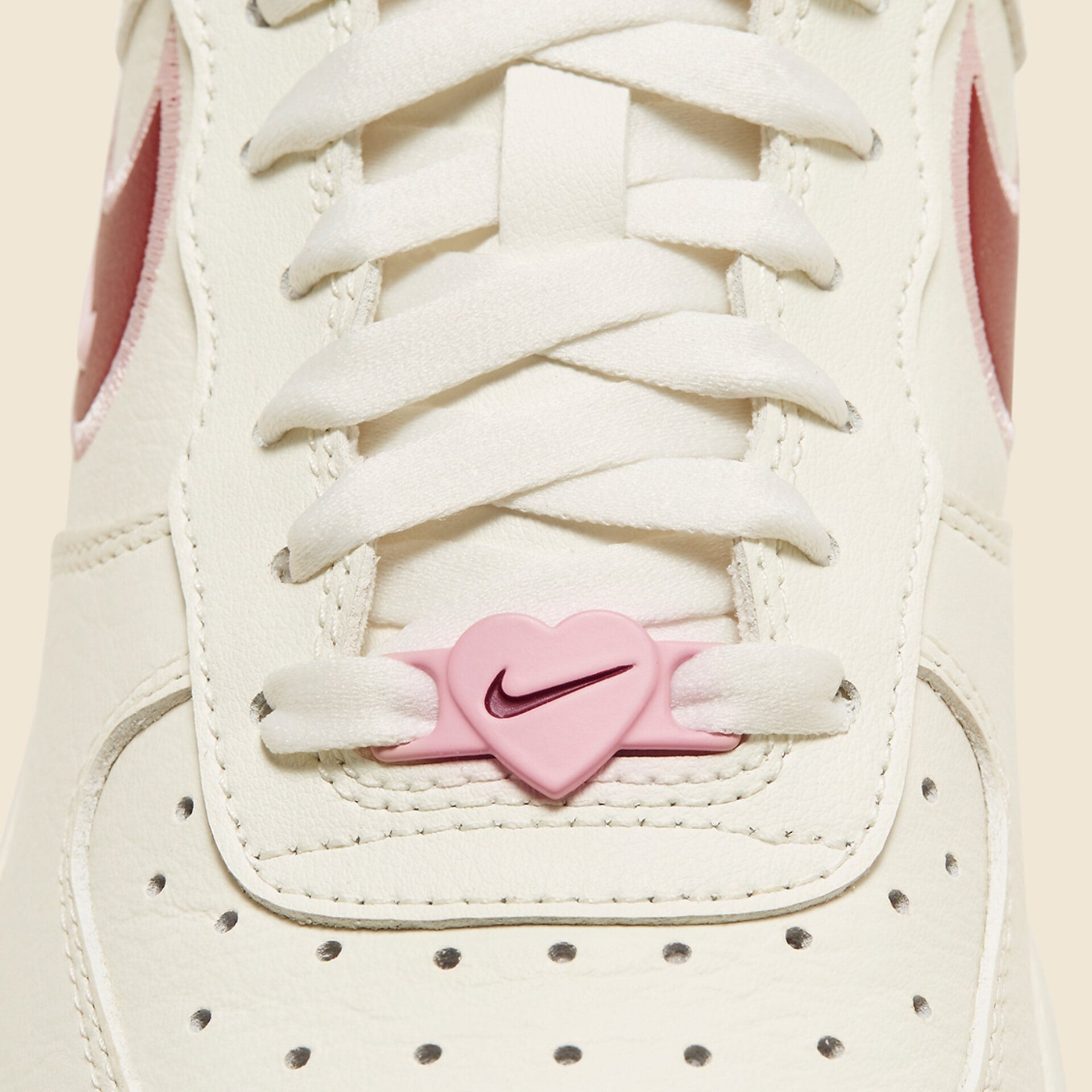 AIR FORCE 1 LOW (VALENTINE'S 2023)