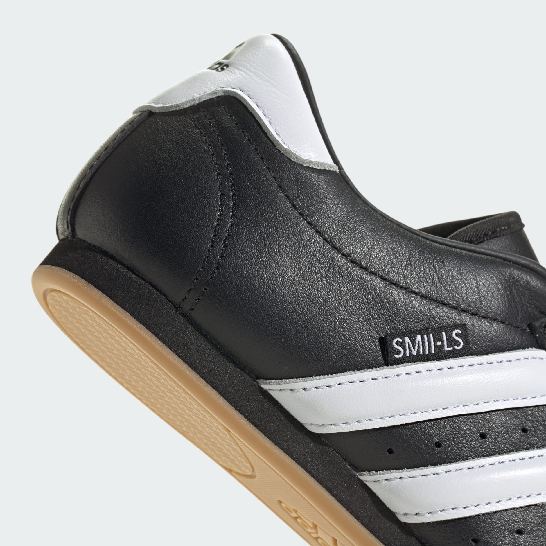 TAEKWONDO SHOES (CORE BLACK/CLOUD WHITE/GUM)