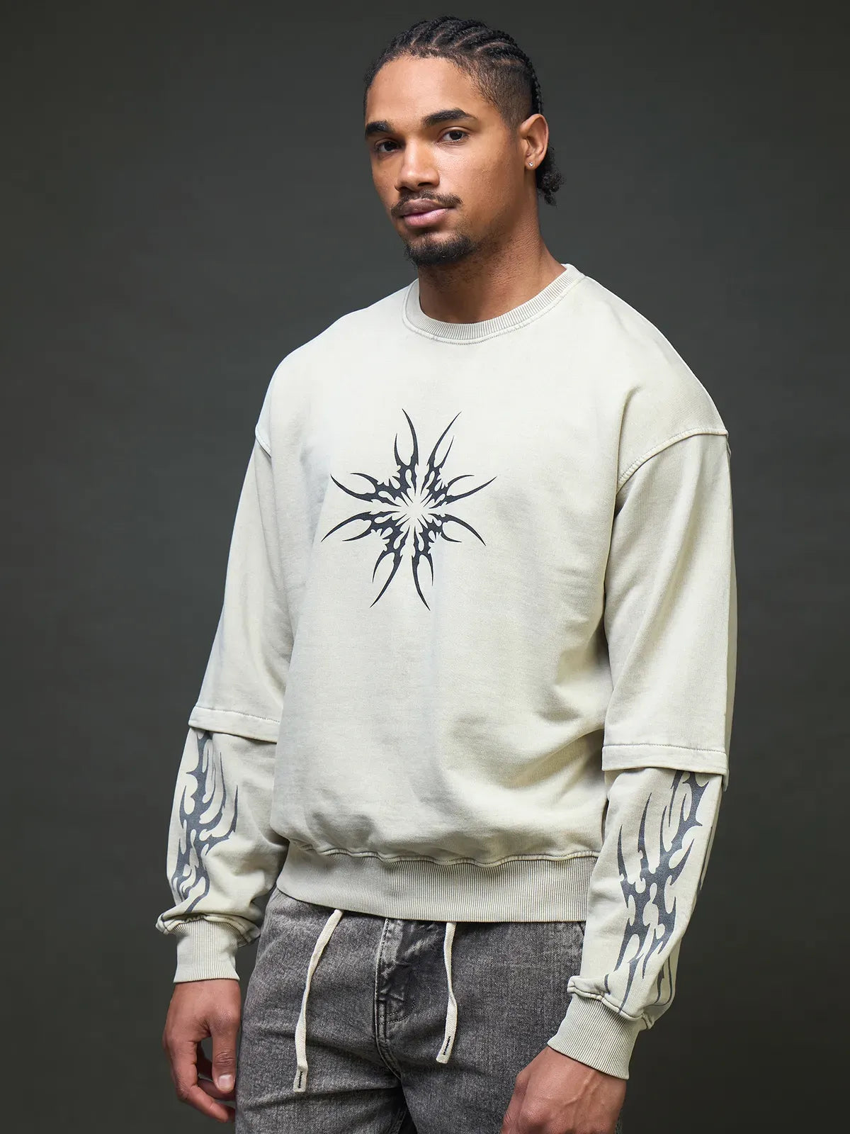 Fallen Stars Sweatshirt With Graphic Sleeve Print (Cream)