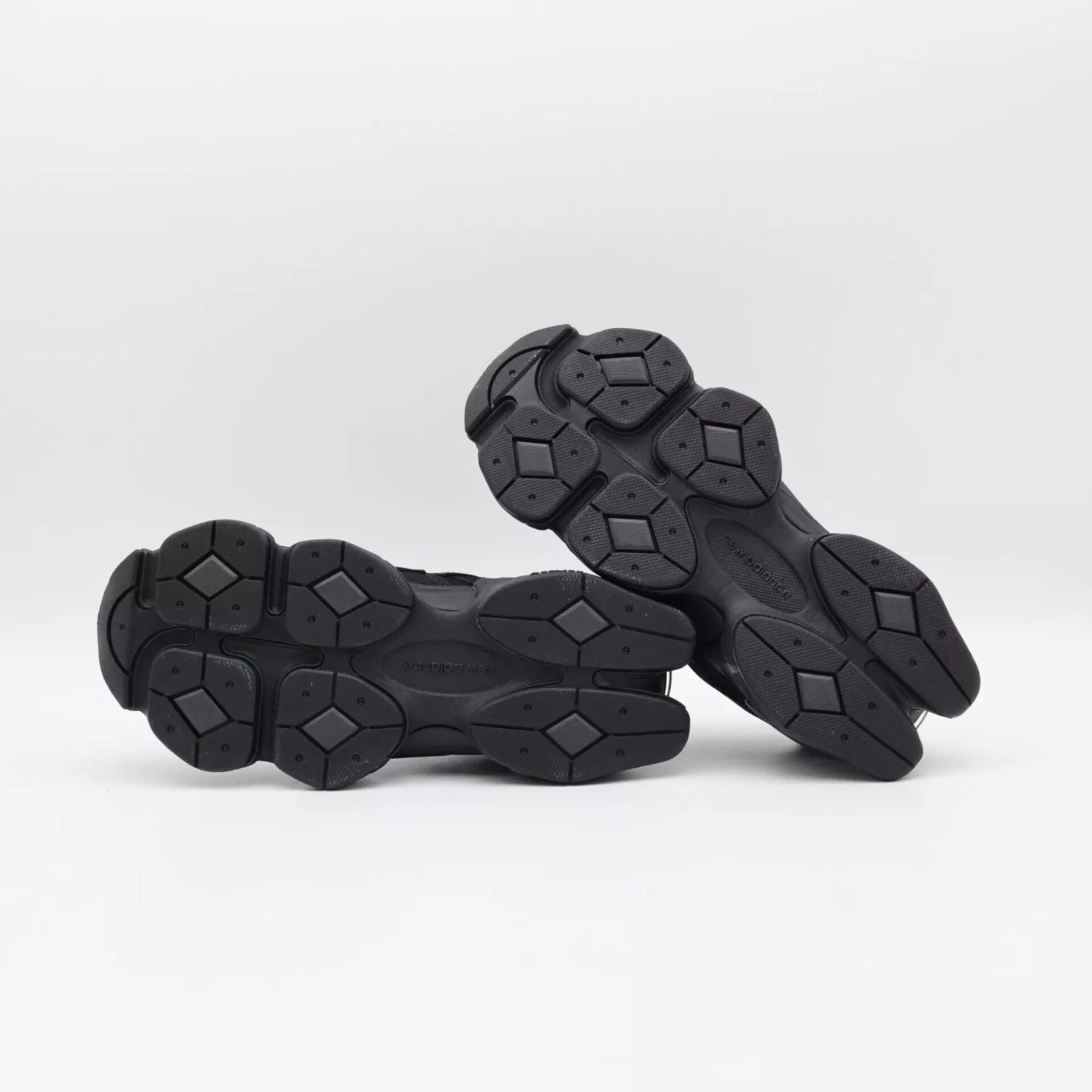 9060 (TRIPLE BLACK CEMENT)