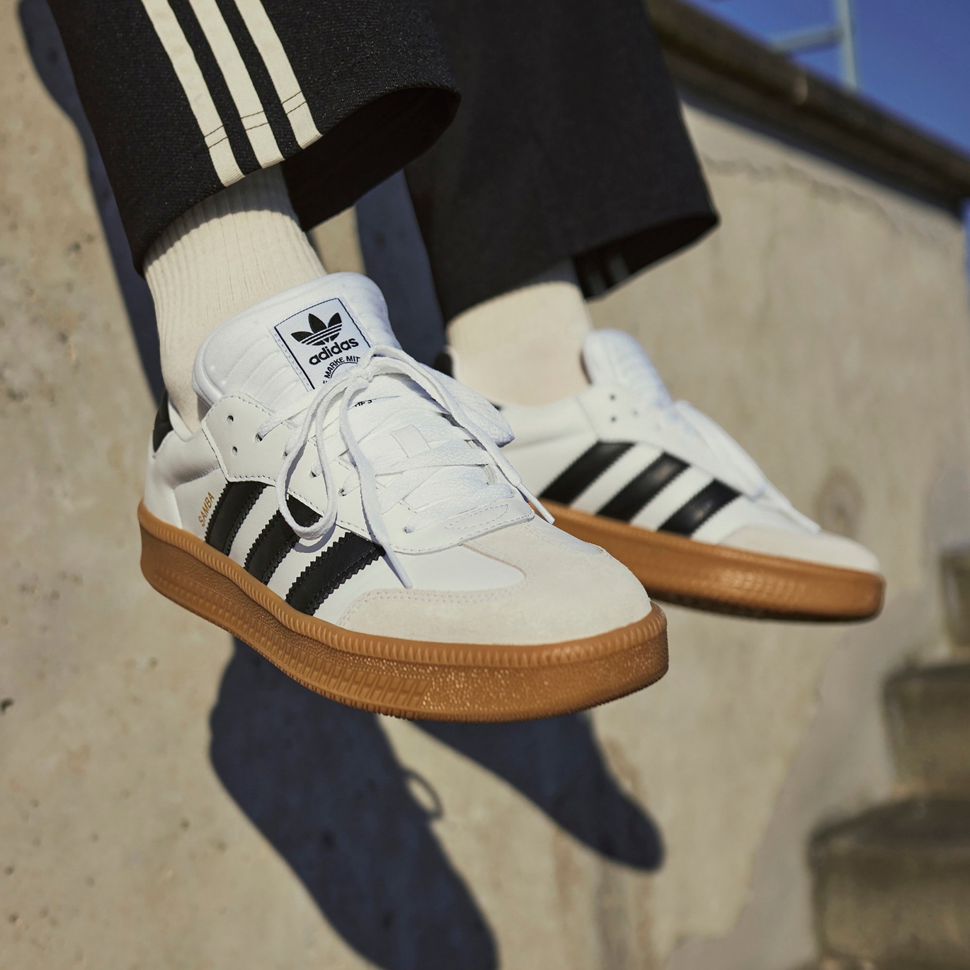 SAMBA XLG (CLOUD WHITE/CORE BLACK/GUM)