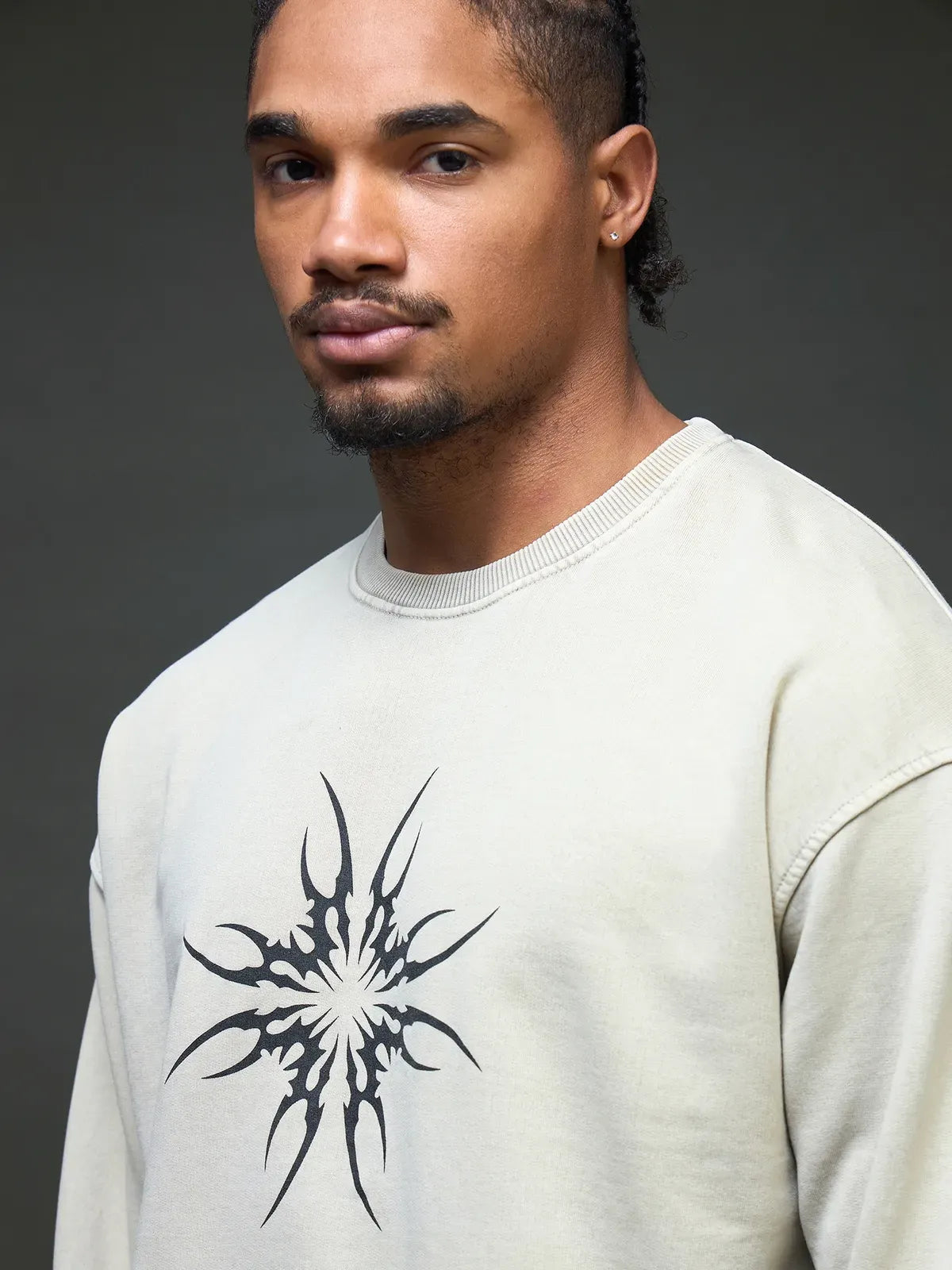Fallen Stars Sweatshirt With Graphic Sleeve Print (Cream)