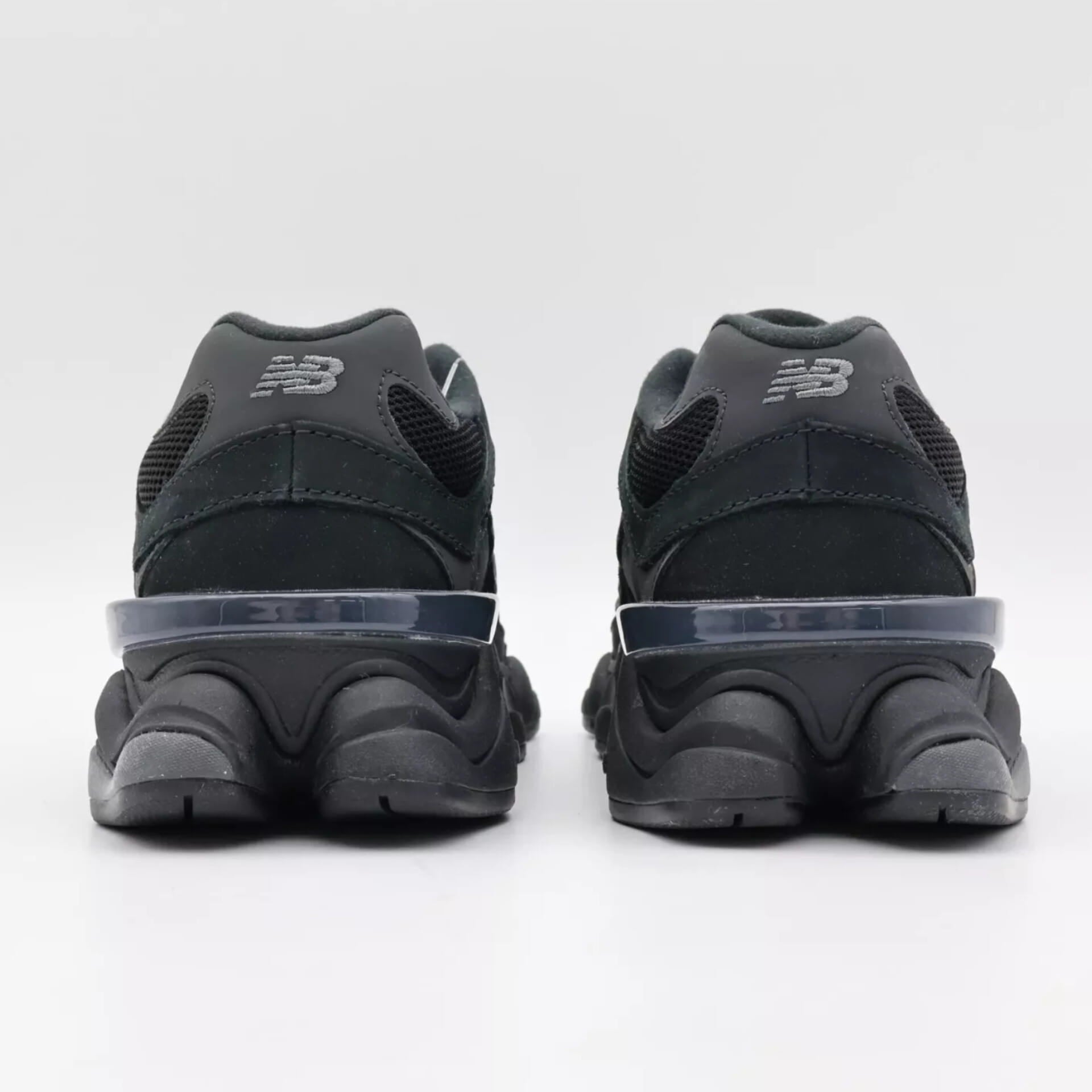 9060 (TRIPLE BLACK CEMENT)