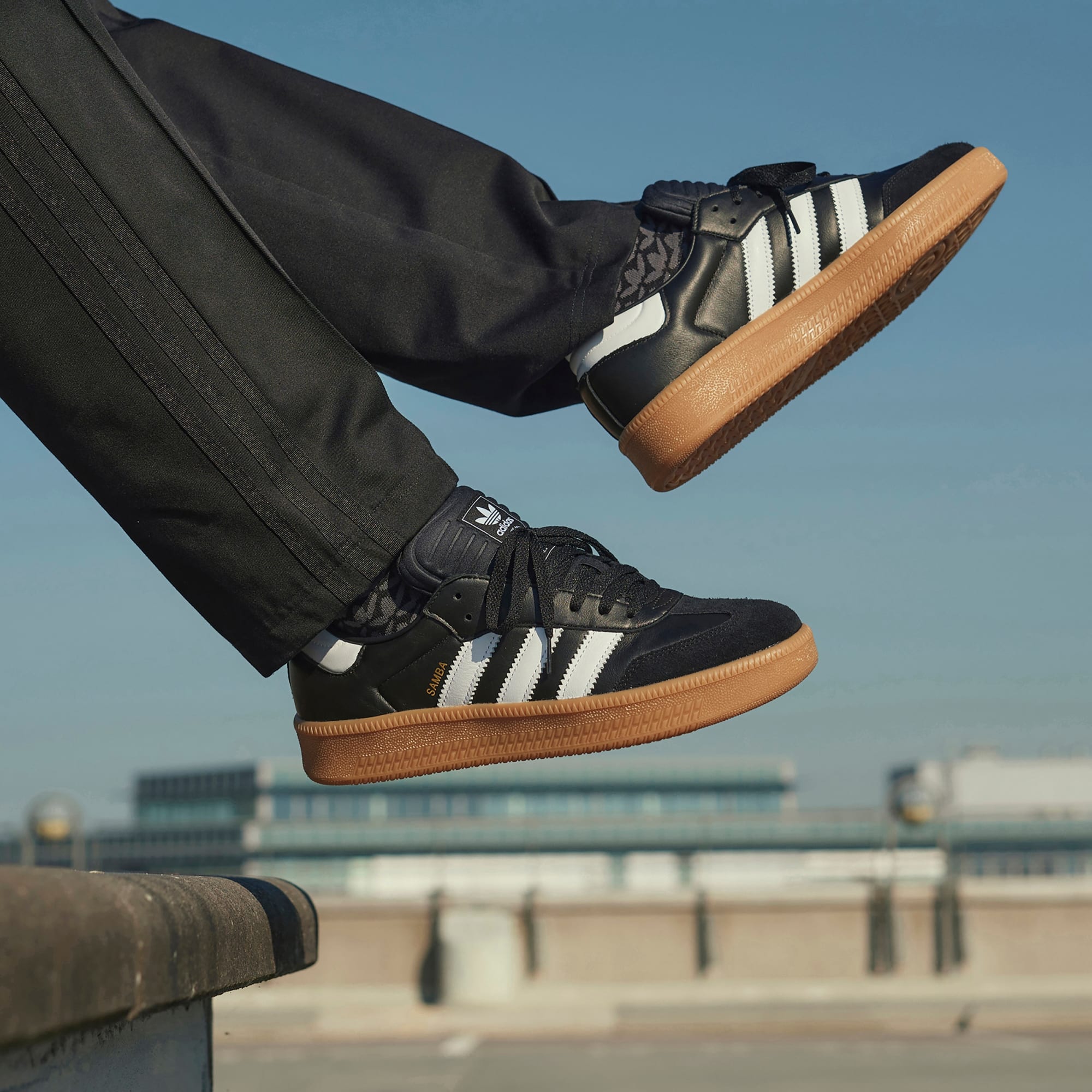 SAMBA XLG (CORE BLACK/CLOUD WHITE/GUM)