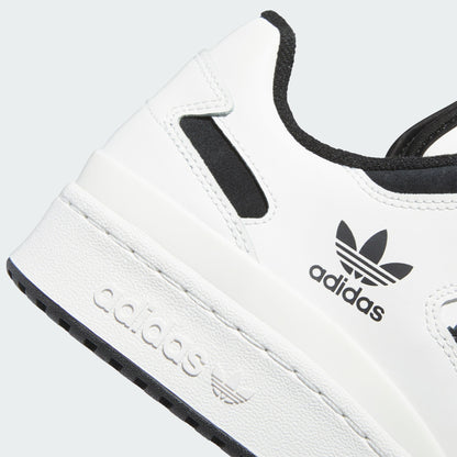 FORUM LOW CL(CORE WHITE/CORE BLACK/CORE WHITE)