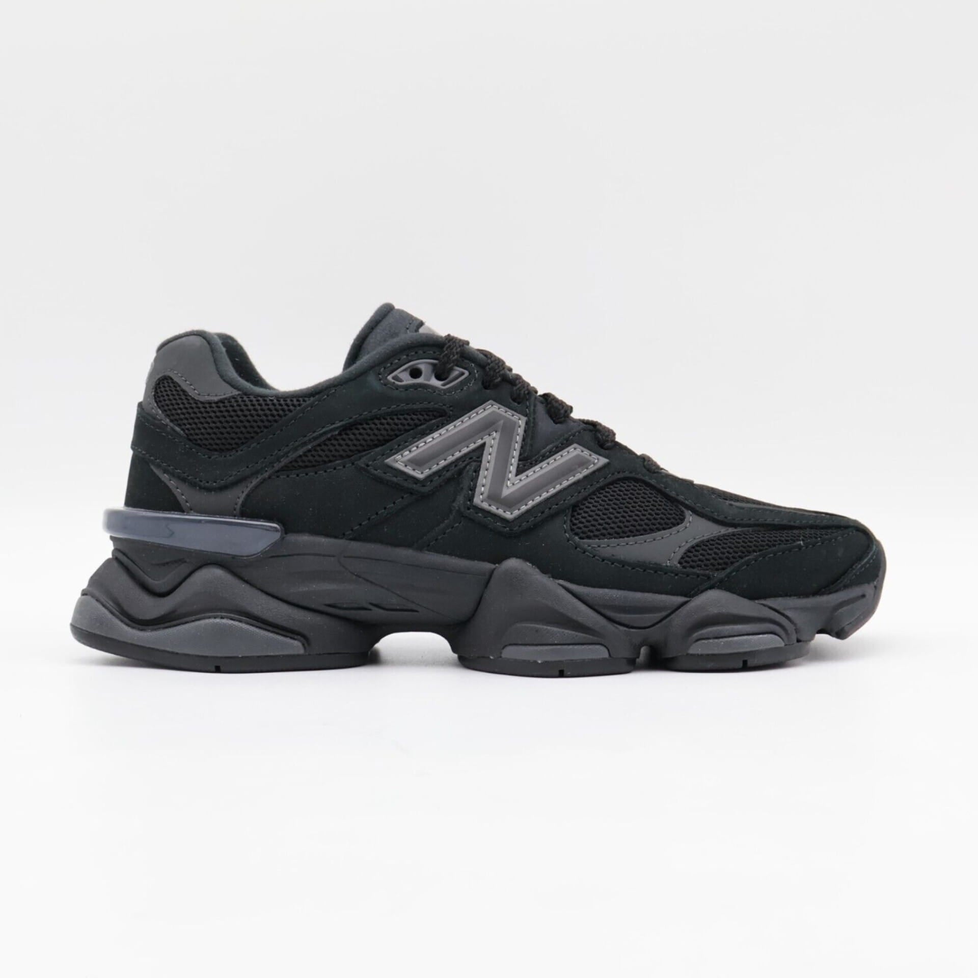 9060 (TRIPLE BLACK CEMENT)