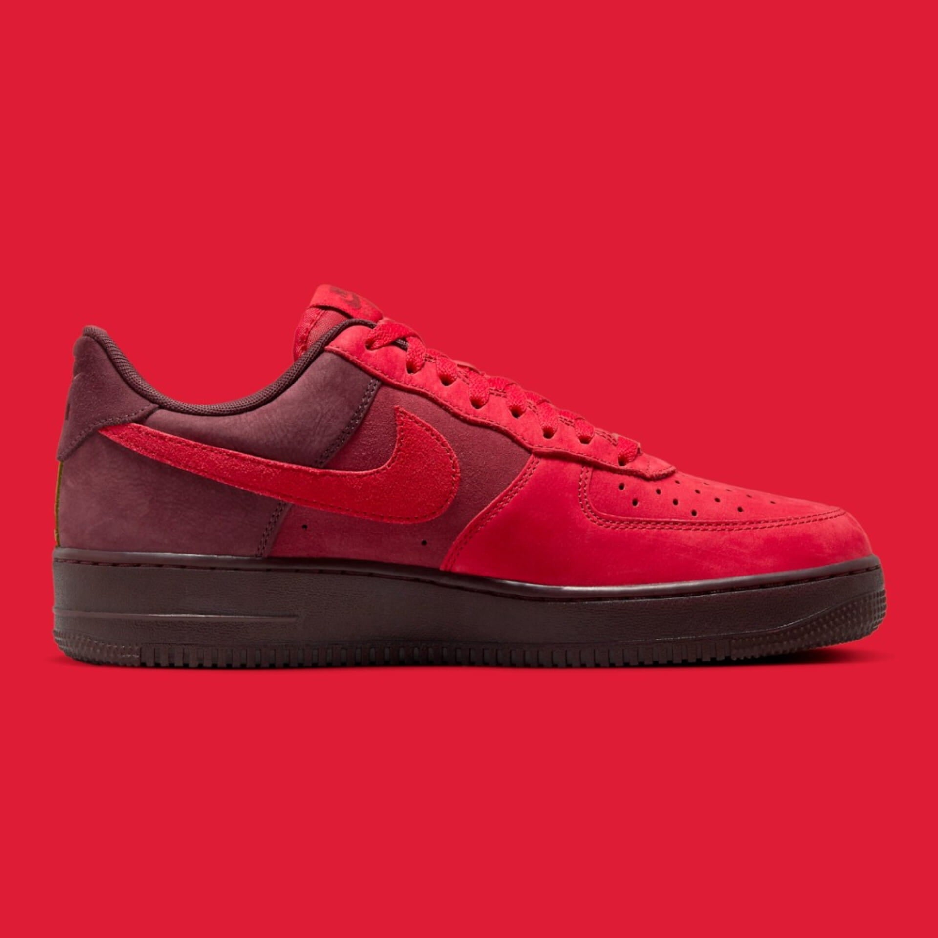 AIR FORCE 1 LOW (LAYERS OF LOVE)