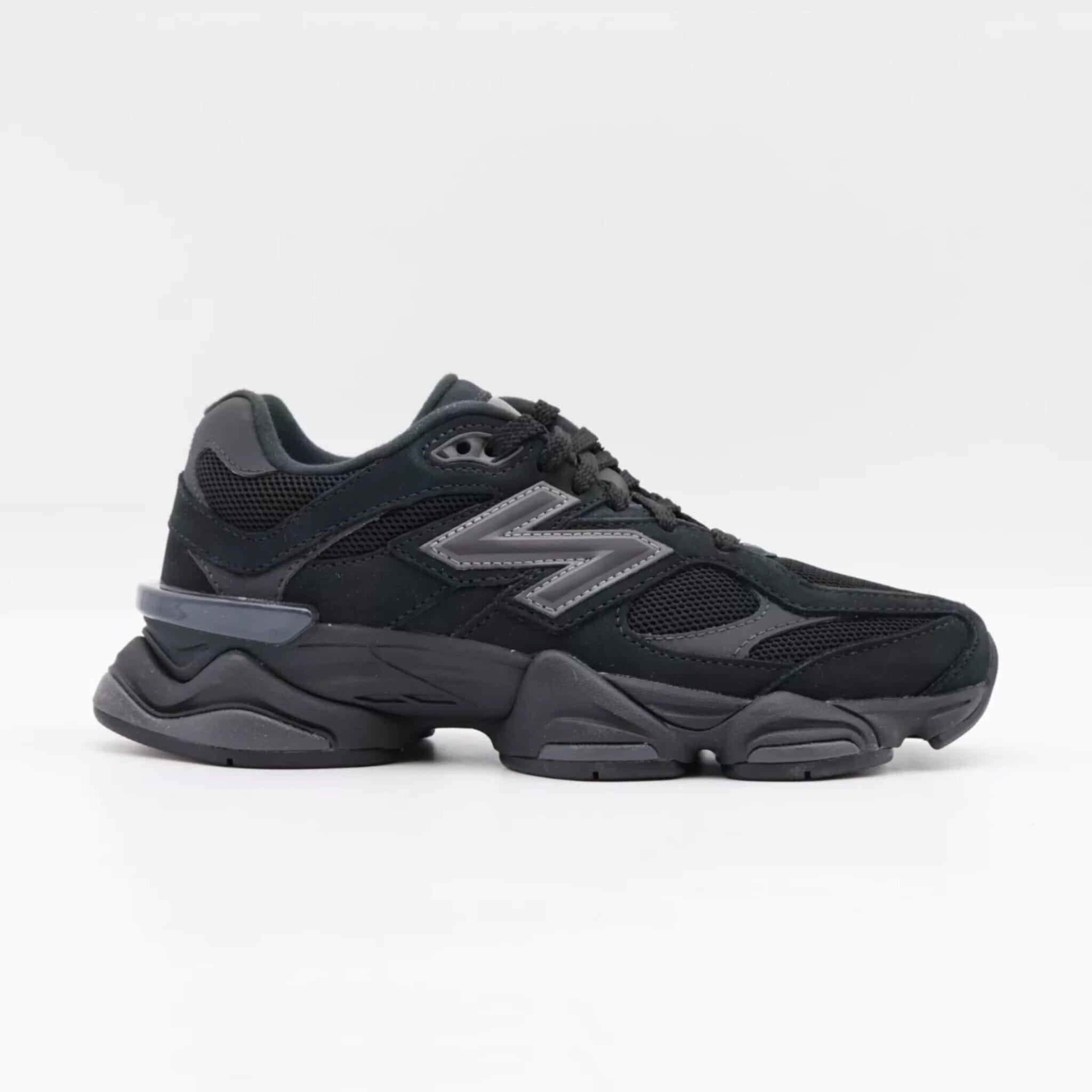 9060 (TRIPLE BLACK CEMENT)
